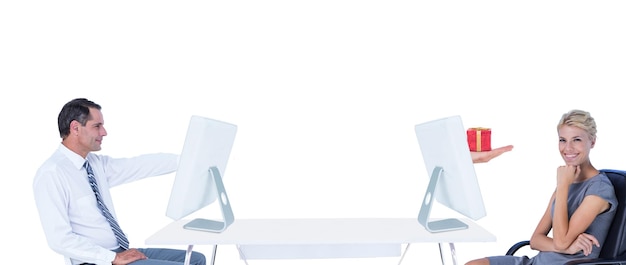 Biuro coachingowe, osoby rozmawiają